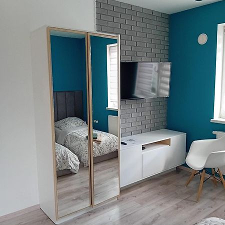 Apartament Z Lozem Malzenskim - Bezplatny Parking Poznan Exterior foto