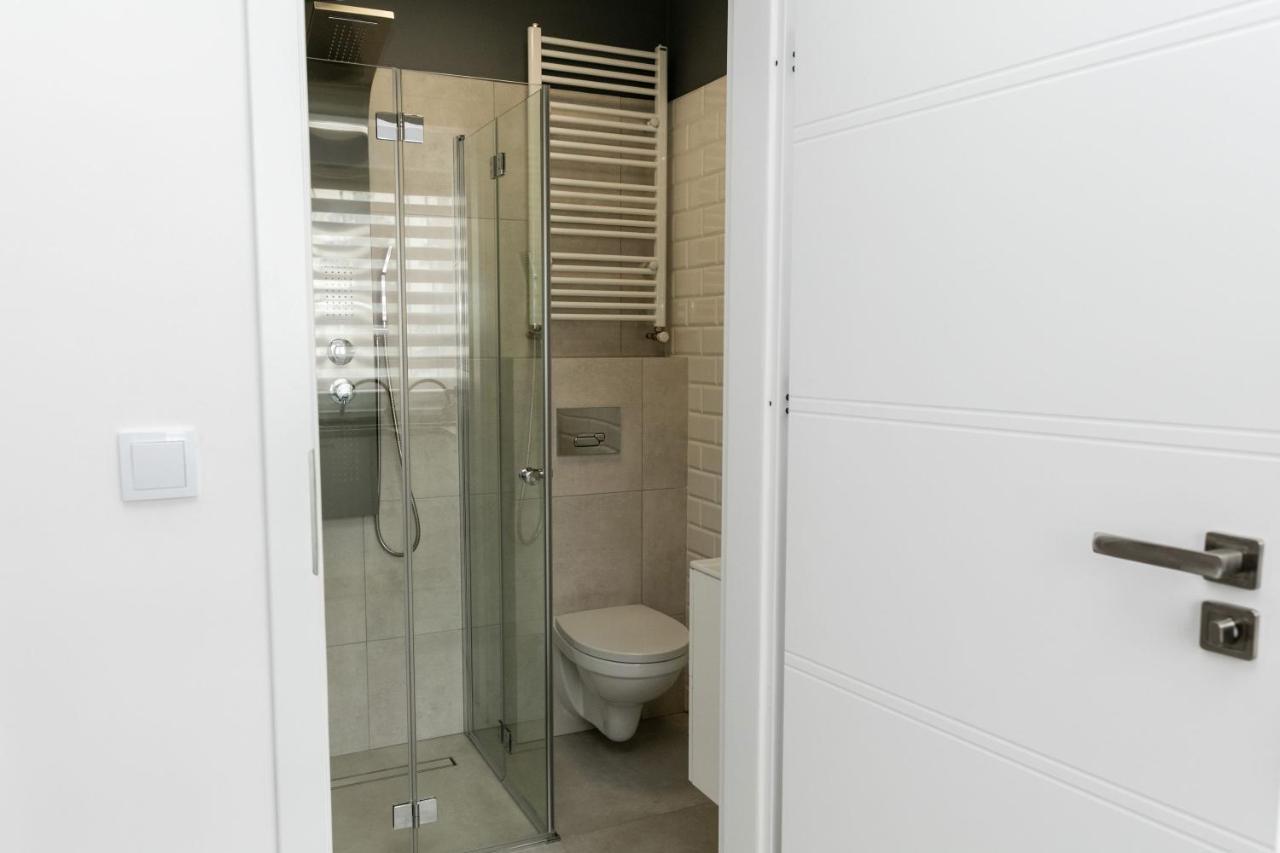 Apartament Z Lozem Malzenskim - Bezplatny Parking Poznan Exterior foto